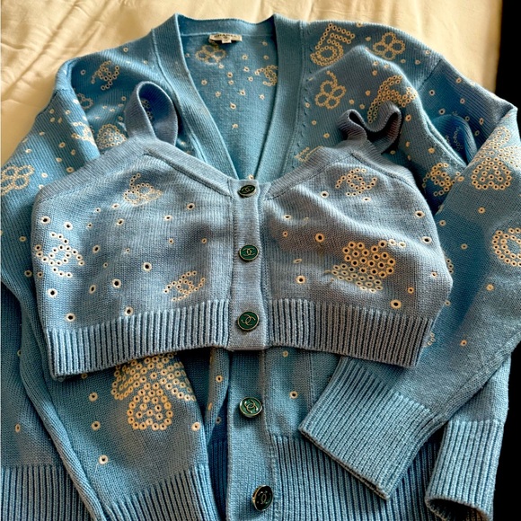 CHANEL Sweaters - Chanel wool Floral Knit Cardigan and Crop Top Set 38